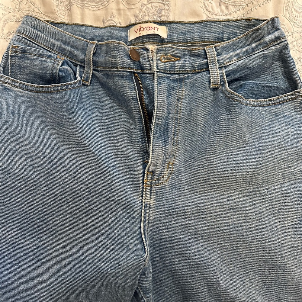 Barely worn jeans by vibrant!  Size 9 (29)